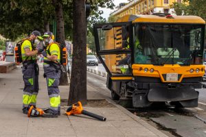 Straßenarbeit-L1005864